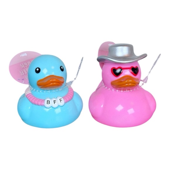 Target Bullseye Playground Valentines Day Ducks Set of 4 - Picture 3 of 4